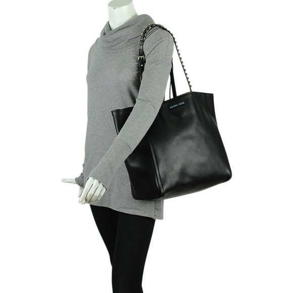 Prada 1BG208 Concept Etiquette Grace Black Leather Tote (208051) - Picture 2 of 10